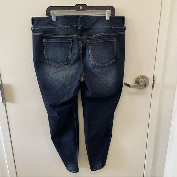 Torrid Denim Jeggings - Picture 2 of 6